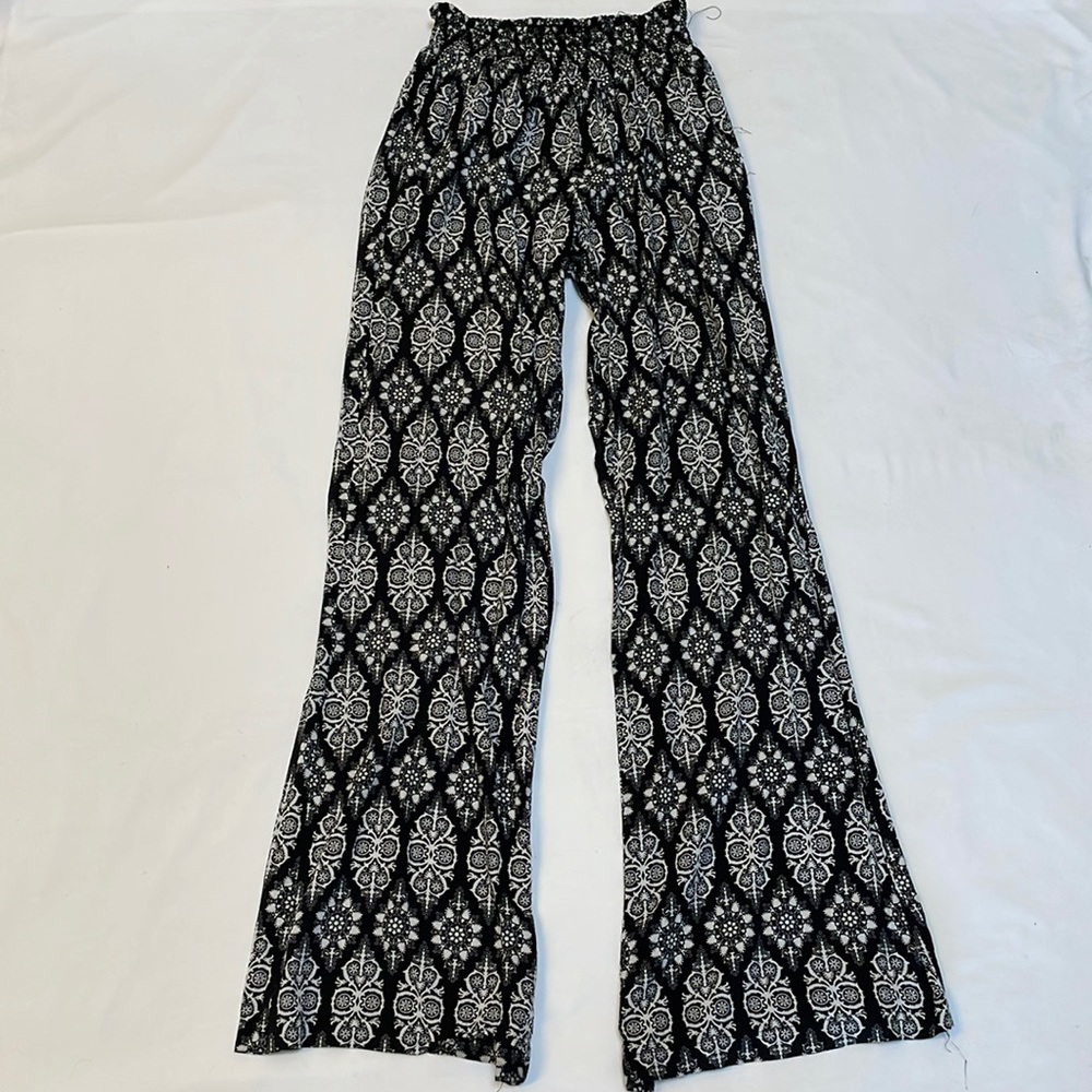 LF Flowy Printed Pants